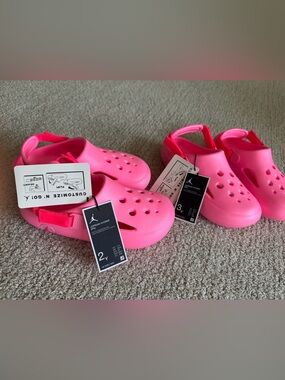 NWT Set of 2 Jordan Hydrip size 2y and 3y New with tags PINK